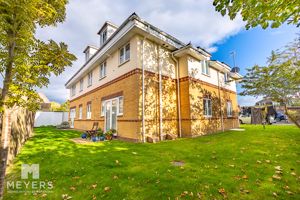 Communal Gardens- click for photo gallery